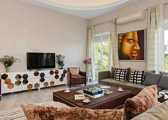 בית נופש 3 Bedroom In *